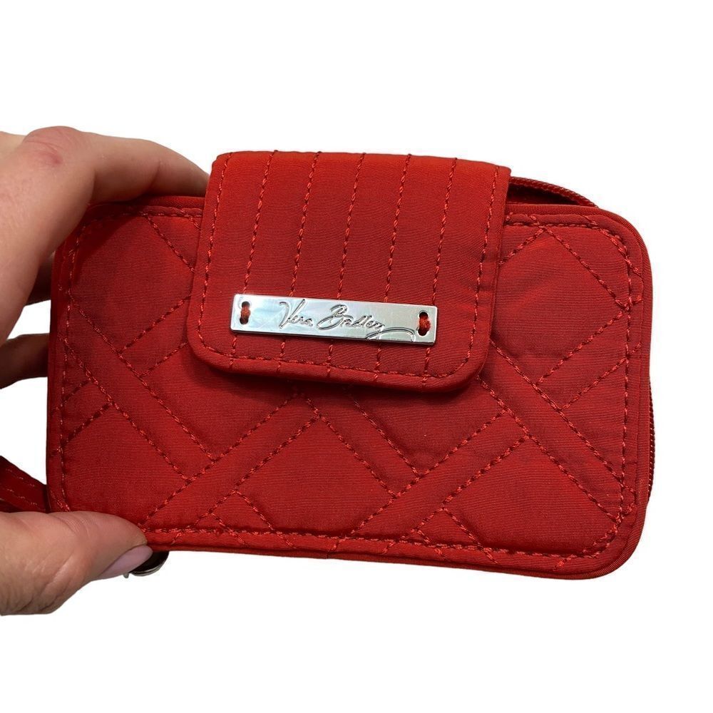 New without tags Vera Bradley Smartphone Wristlet for iPhone in Canyon Sunset